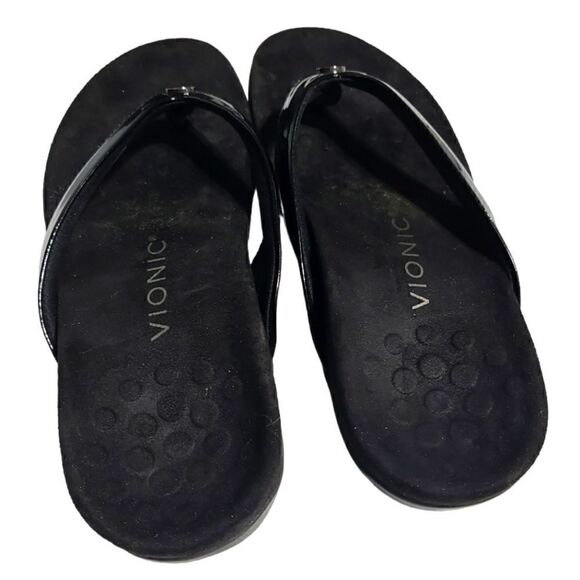 Vionic Davina Flip Flop, Black Faux Patent Leather Thong Sandals | 7 - Picture 5 of 10
